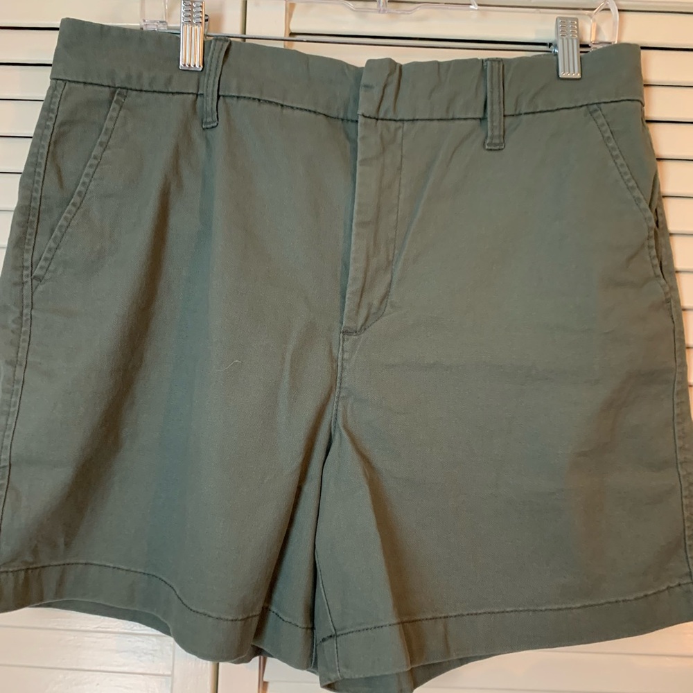 Gloria Vanderbilt Green Chino Shorts Classic Style - Picture 3 of 3